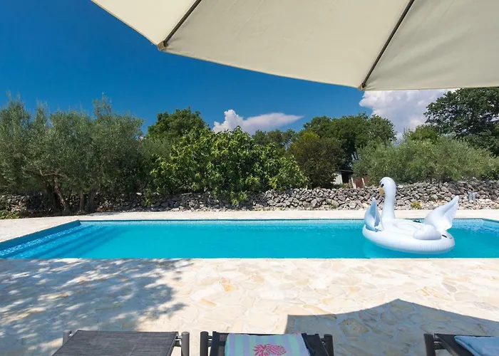 فيلة Nadia Dobrinj